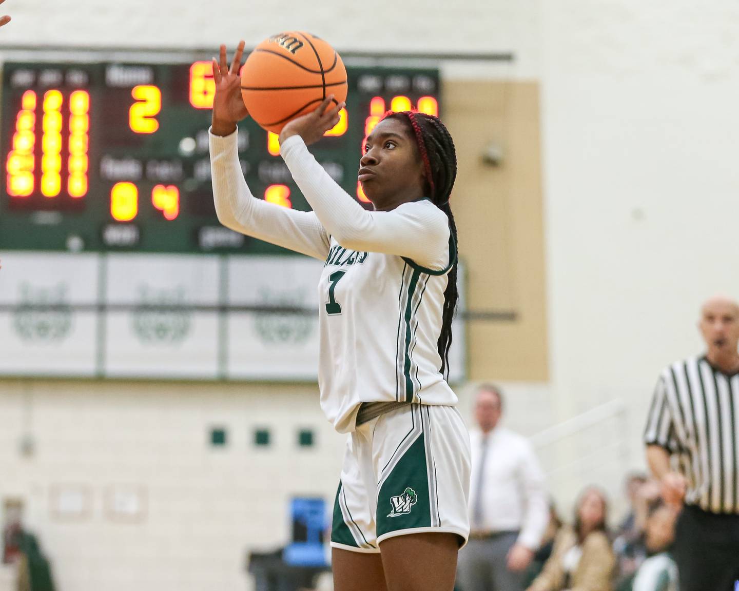 Plainfield Central's Na'Vayuh Junior (1) shoots a jump shot during their basketball game between Romeovile at Plainfield Central, Thursday Dec 5, 2024  in Plainfield.
