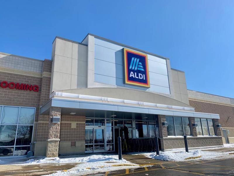 McHenry shopping center with Aldi, Kohl’s sells for $13.7M