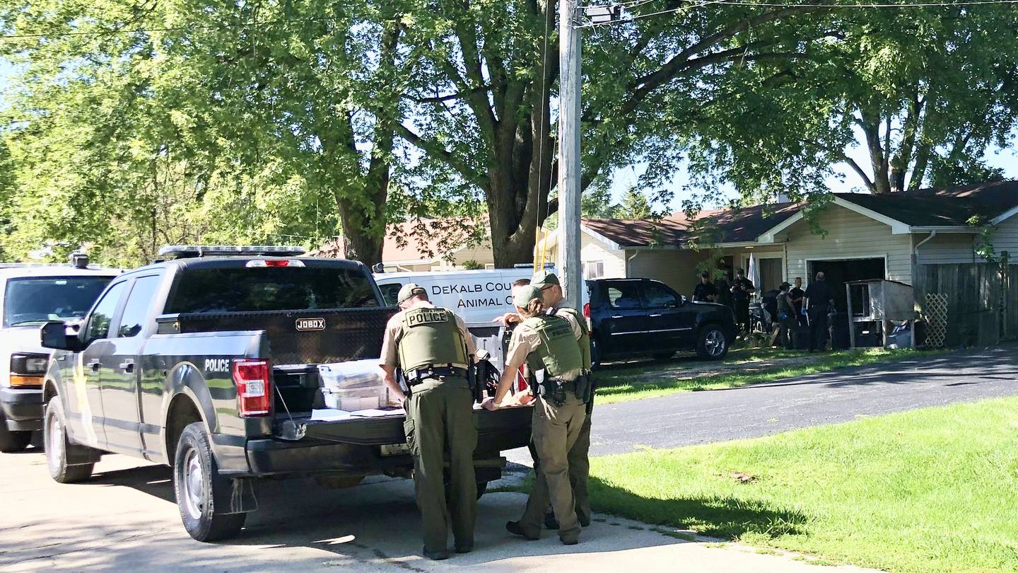 Illinois Department of Conservation Police, assisted by the DeKalb County Sheriff’s Office, DeKalb County Animal Control and Sandwich Police discovered and removed over 20 live wild animals while executing a search warrant at a home in the 1000 block of Spruce Street in Sandwich, IL at 10 a.m. Tuesday, Aug. 30 2022.