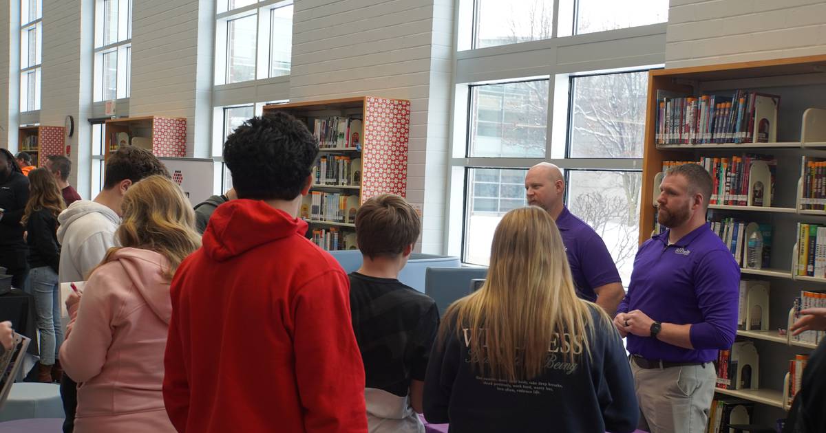 Rochelle High School holds 1st Trades Day, local industry professionals meet with students