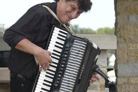 Photos: 2025 Venetian Night in Dixon