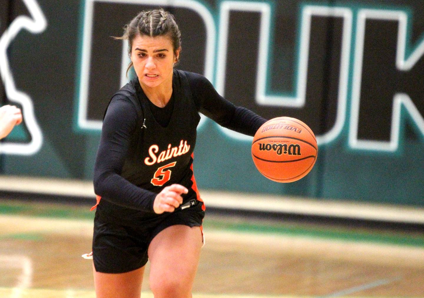 St. Charles East’s Alexis Diorio drives toward the basket during a game against York in the 11th Annual Thanksgiving Tournament in Elmhurst on Monday, Nov. 14, 2022.