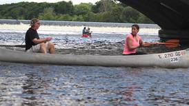 Mid-American Canoe racers enjoy great day on the Fox River