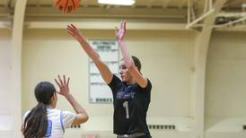 Aubrey Lamberti’s fast start fuels Oswego East past Downers Grove South to first win