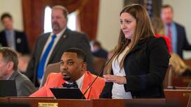 Illinois lawmakers consider banning vehicle searches based on cannabis odor, changes to probation