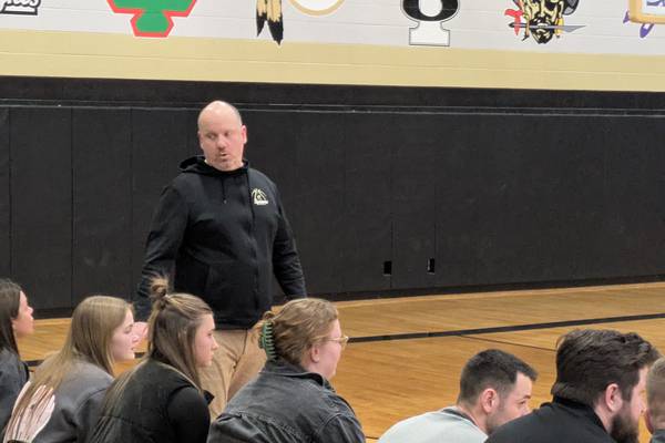 Sadie Lang scores 20 as Sycamore beats Ottawa, claims Interstate 8 title