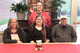 Streator’s Lyla Gengler signs on to bowl for Mount Mercy