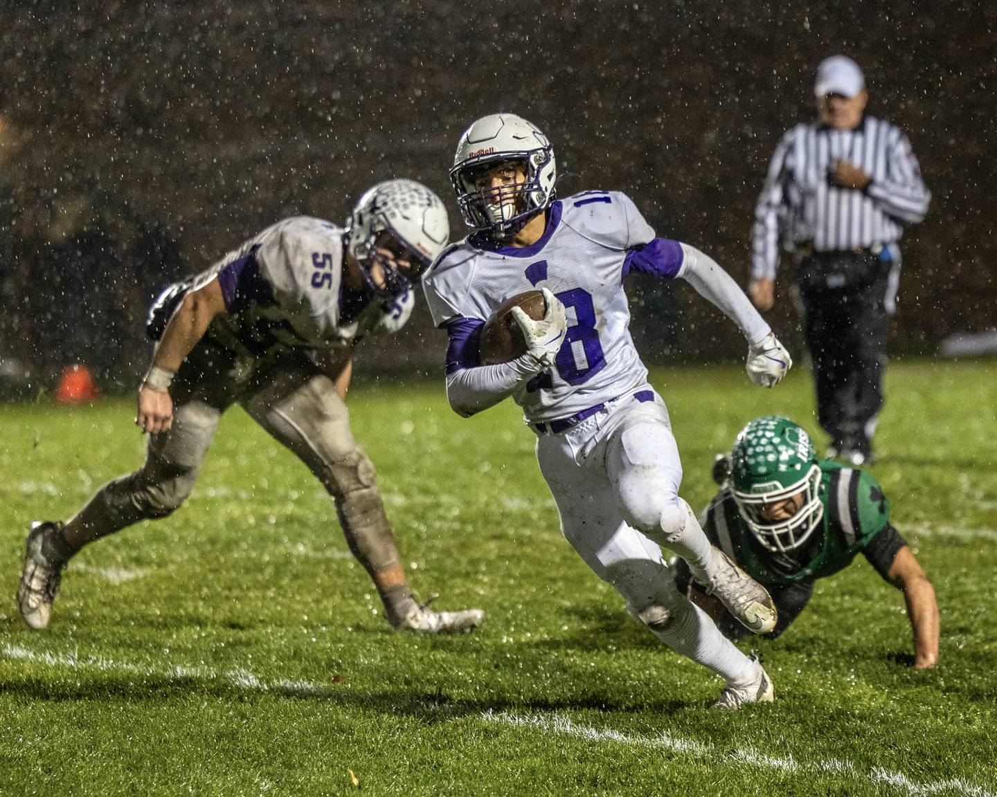 Jay Nevels (18) of Wilmington runs ball as Seneca’s defense falls behind on Saturday, November 8, 2025 at Seneca High School in Seneca.