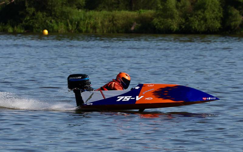 Rayce Bosnich races during during the US Title Series (USTS) Pro National Championship Boat Races on Friday, July 25, 2025 in DePue.