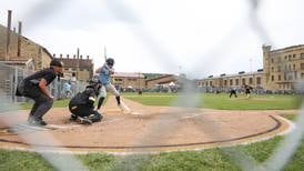 Bill Murray joins thousands who turn out for Slammers game at Old Joliet Prison 