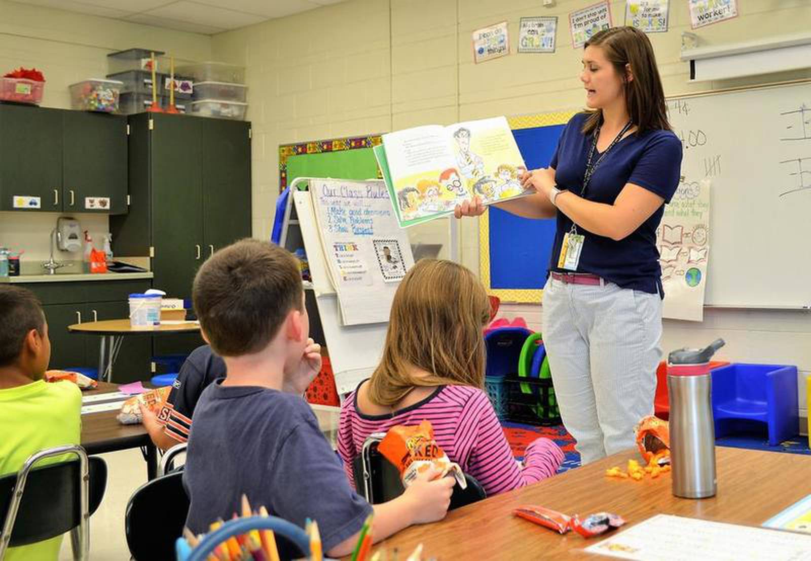 Woodstock School District 200 launches ‘Everyone Reads’ program Shaw