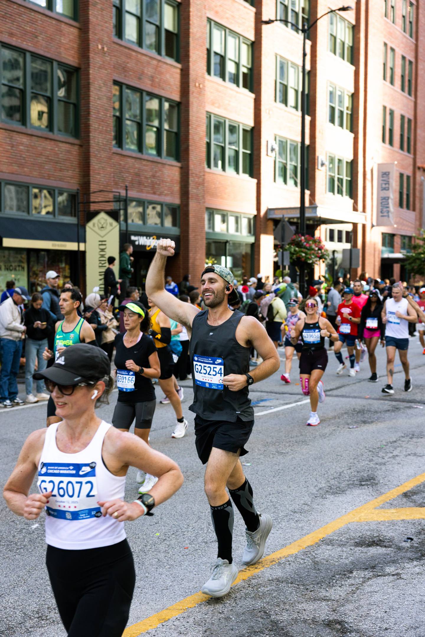 Morris Officer Ryan Ties running the Chicago Marathon.