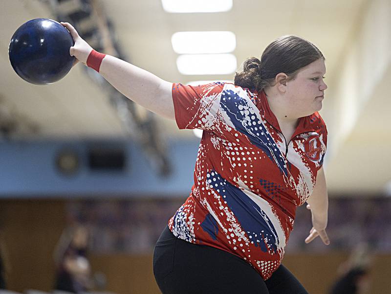 Oregon’s Carli Bailey throws Friday, Feb. 7, 2025, in the girls bowling regionals at Plum Hollow in Dixon.