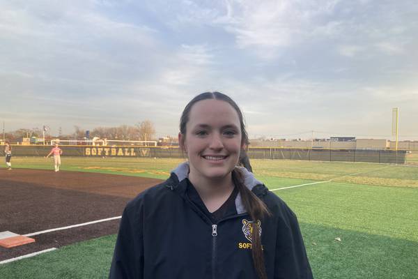 Laci Cole’s three-run triple helps send Joliet West past Joliet Catholic for first win of season