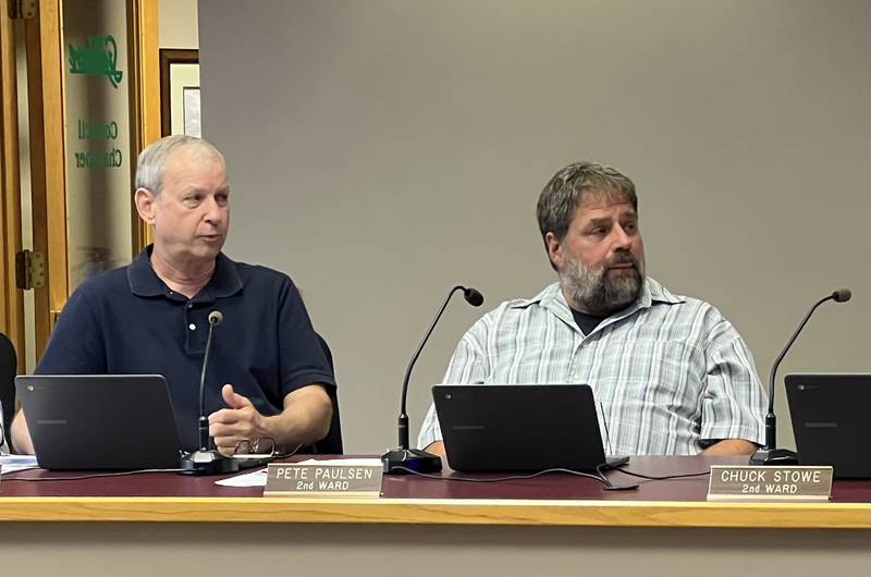 First Ward Alderman Alan Bauer, left, and Second Ward Alderman Pete Paulsen voted to approve the city of Sycamore's 2023 Tree Planting Project on Oct. 2, 2023.