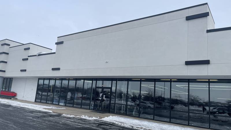 Hampshire couple opens gym in DeKalb