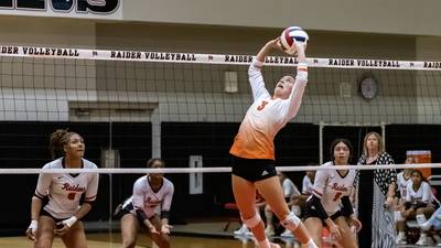 Minooka uses balanced attack to win three-set thriller over Bolingbrook
