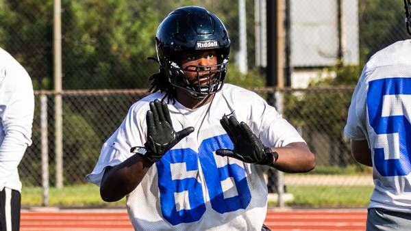 Lincoln-Way East OL Mason Halliman, a highly sought-after OL prospect, chooses Illinois