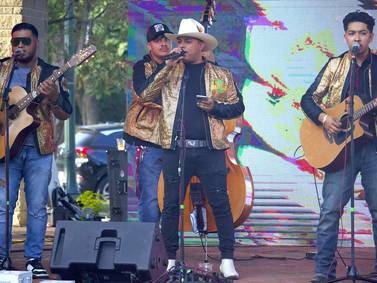 5 Things to Do in Will County: Fiesta en el Bicentennial Park, Fall on the Farm event and more