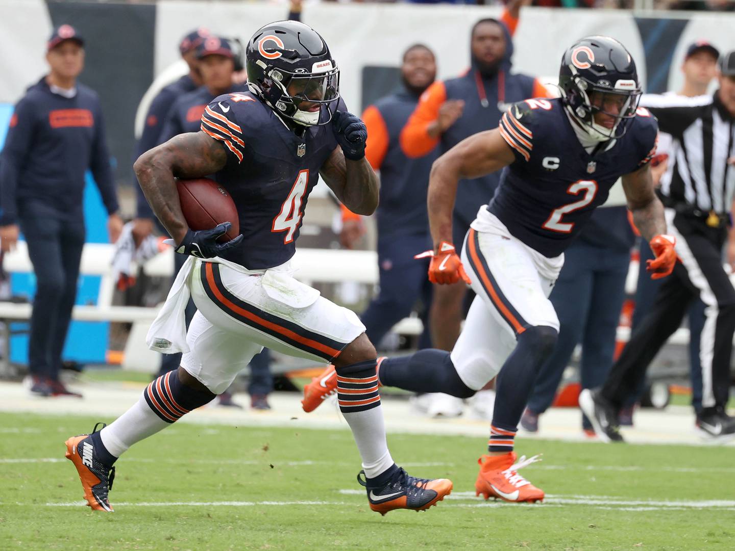 Chicago Bears running back D'Andre Swift breaks through the Los Angeles Rams defense on his way to the end zone scoring on a long run during their game Sunday, Sept. 29, 2024, at Soldier Field in Chicago.