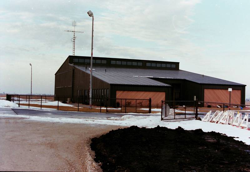 A view of the main entrance in 1986 at the Illinois Valley Regional Airport in Peru.