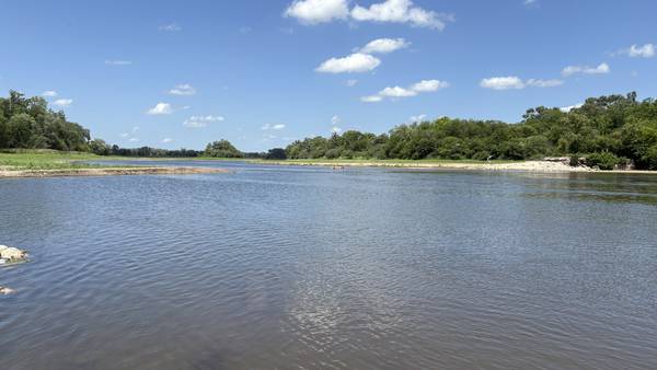 Divers halt missing-person search of Fox River in Carpentersville