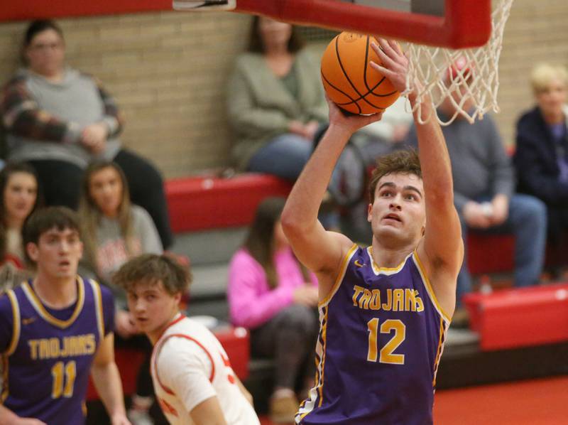 Mendota's Braiden Freeman scores on a layup against Ottawa on Tuesday, Jan. 7, 2025 in Kingman Gym at Ottawa High School.