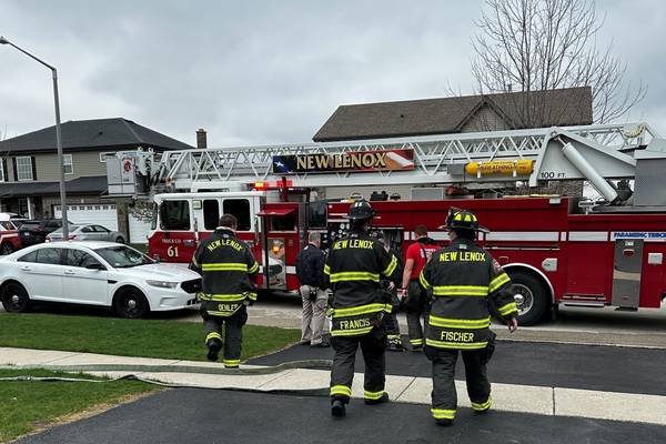 Fire causes ‘significant damage’ to New Lenox garage