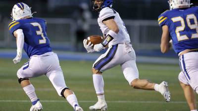 Tyler Erkman breaks free for long TD, rallies Lake Zurich past defending 7A champ Wheaton North