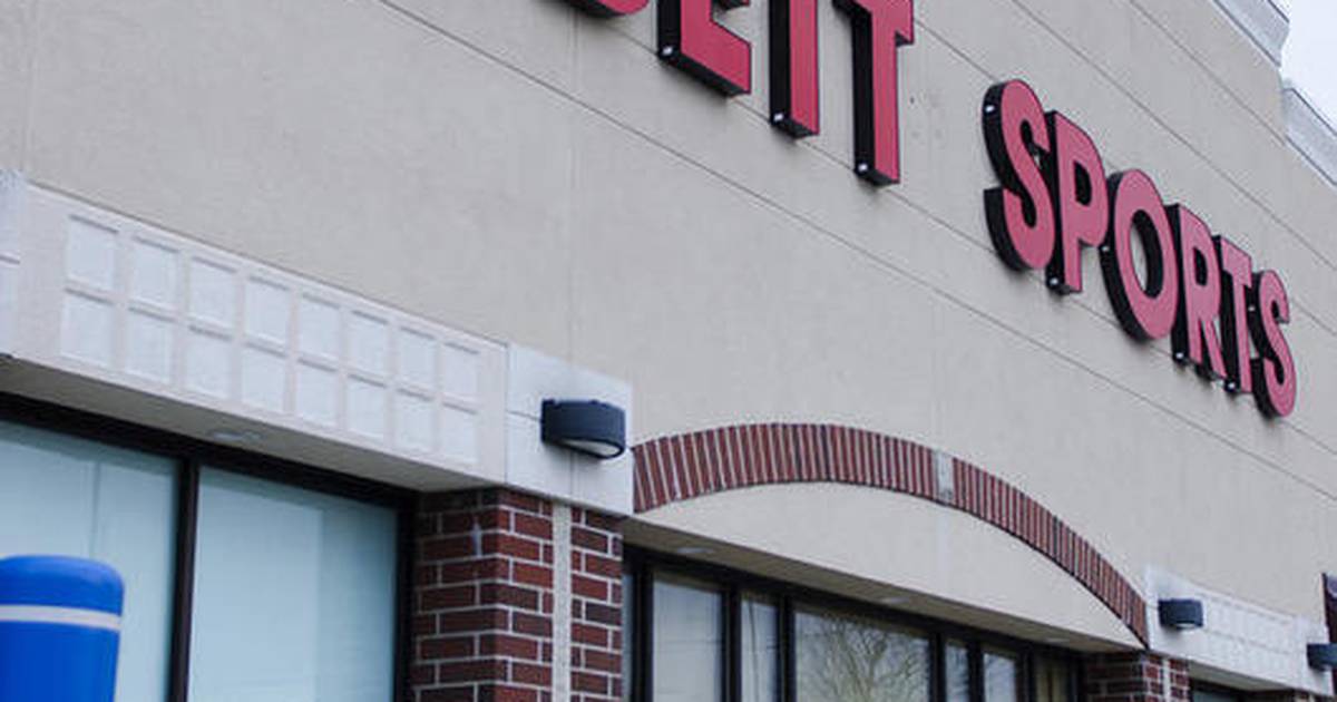 A hasty exit for Hibbett Sporting goods store in Walmart shopping