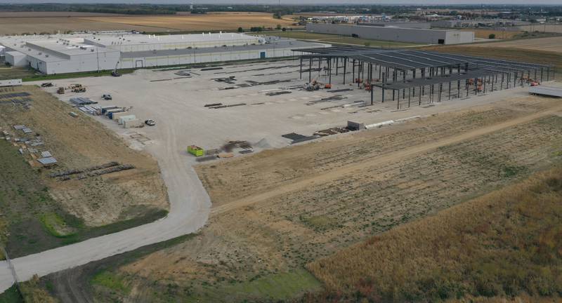 Eakas Corporation has begin construction on a new 280,000 square foot multi-level industrial warehouse on Monday, Oct. 13, 2025 in Peru. in April 2024, Eakas purchased 80 acres from the Illinois Valley YMCA for $2 million in an expansion. Eakas, an automative parts manufacturer, plans to add larger injection molding machines, a new state-of-the-art decorative finish line and increased warehousing to support new business from its customers. The expansion warehouse is located south of North 31st Road and west of Route 251, where Eakas is located. Construction is expected to last until summer 2026.