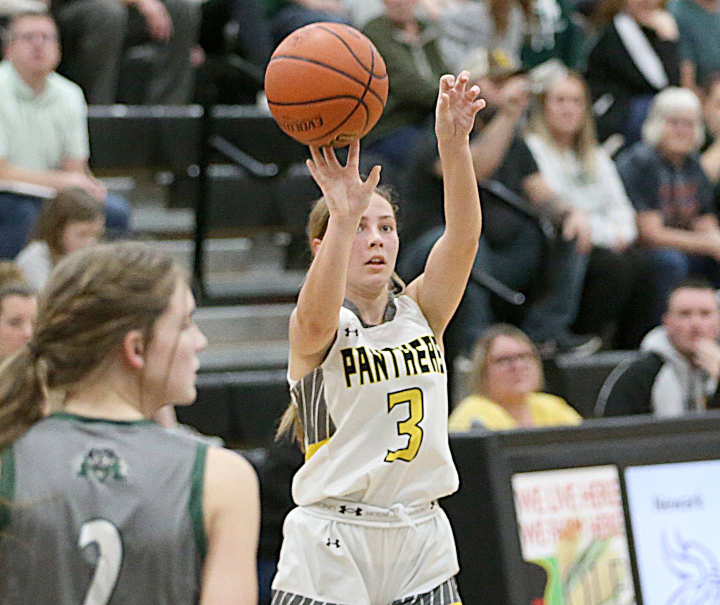 Putnam County's Gabby Doyle shoots a wide-open shot over Midland's Jordyn Pyles during the Class 1A Regional game on Monday, Feb. 13, 2023 at Putnam County High School.