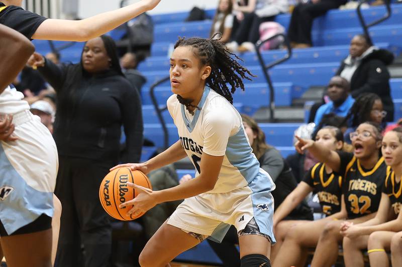 Plainfield South’s Zahira Edwards looks for a play against Joliet West on Thursday, Jan 22, 2026 in Plainfield.