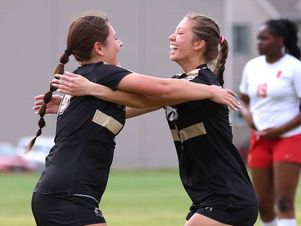 Charlotte Yates’s first goal of season opens scoring, helps Sycamore claim regional title