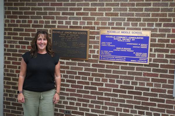 Lawton retires from Rochelle Middle School after 32 years: ‘I love teaching because every day is different’