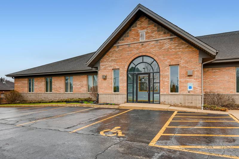 Professional Wealth Advisors opened new offices in fall 2021 at 338 Memorial Drive, Suite 200, in Crystal Lake.