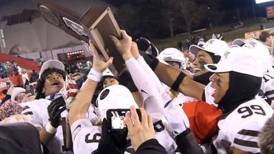 Mount Carmel wins IHSA record 16th state championship with 7A win over Batavia