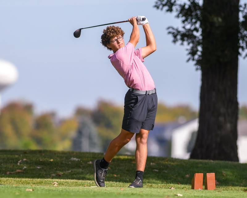 Ian Saar of Yorkville watches his drive after teeing off during the Plainfield Central regional on Wednesday Oct. 1, 2025, held at Wedgewood Golf Course in Plainfield.
