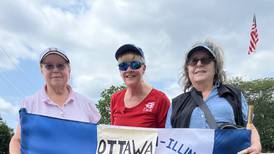 Ottawa’s DAR chapter participates in Grand Ridge parade