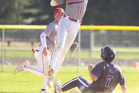 Dixon takes advantage of walks, errors in 16-6 BNC win at Oregon