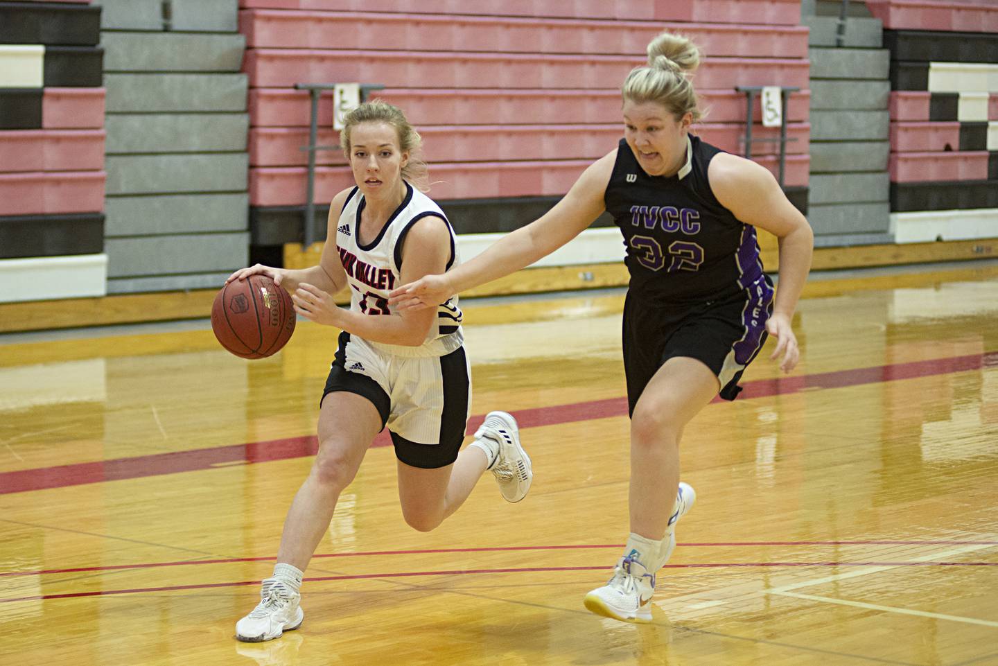 SVCC’s Caylyn Kimmel handles the ball Thursday, Feb. 3, 2022 against IVCC.