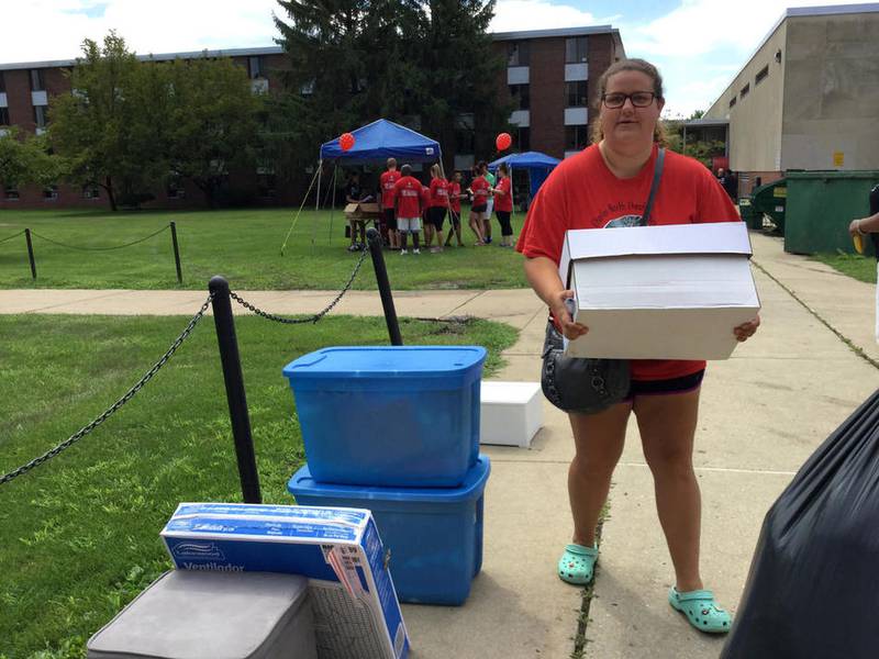Students, parents crowd campus for NIU MoveIn Day Shaw Local