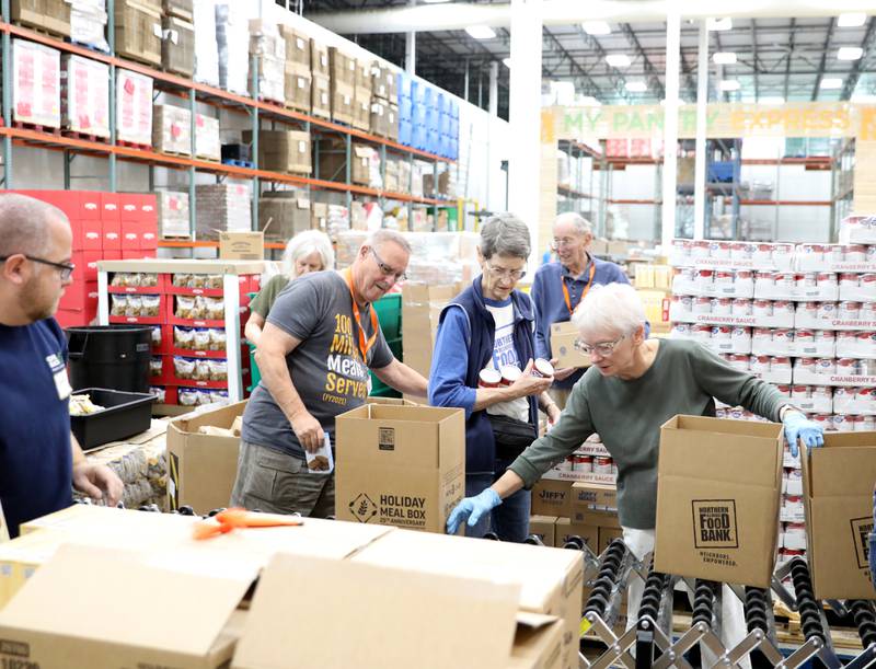 Photos The 25th Anniversary of Holiday Meal Boxes at the Northern