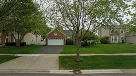 Single-family home sells in Shorewood for $445,000