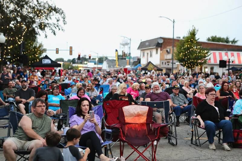 Music lovers came from across the Illinois Valley to enjoy the performance.