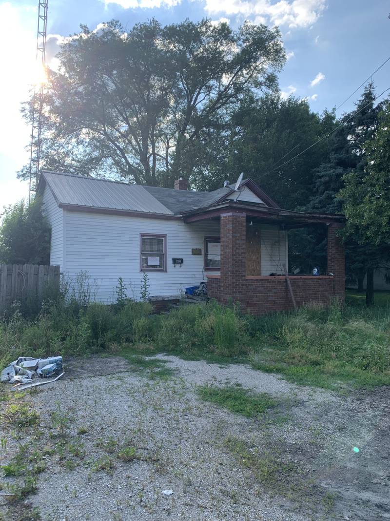 812 Hoyne Street in Streator, IL.