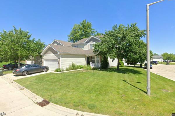 Single-family home sells in Oswego for $335,000