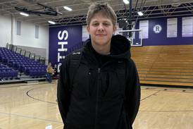 Rochelle stuns Ottawa late with half-court buzzer-beater