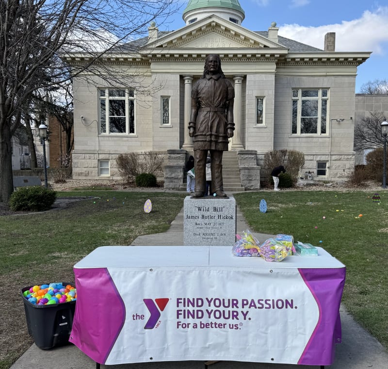 Photos from the 2026 Mendota YMCA Easter egg hunt.