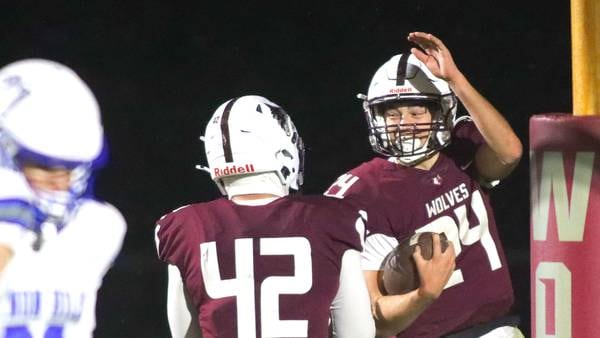 Prairie Ridge rolls past Vernon Hills for Class 5A first-round playoff victory